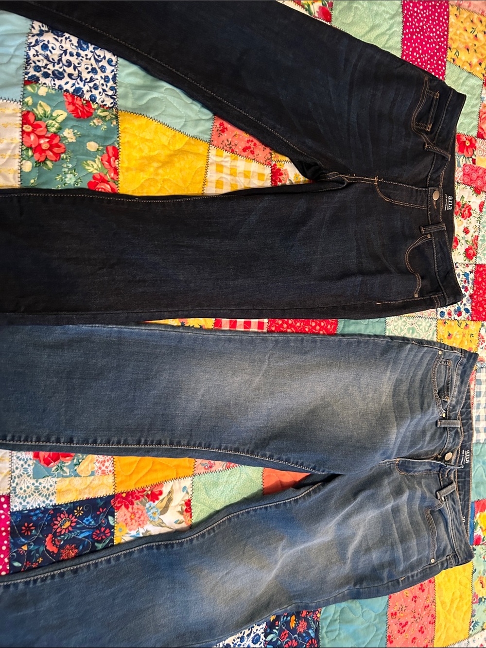 Women's Dark Wash and Light Wash Jeans - Skinny ankle Jean. 3 pairs